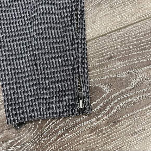 Cartonnier print pants size 0 with zippered tapered ankle - Picture 3 of 5